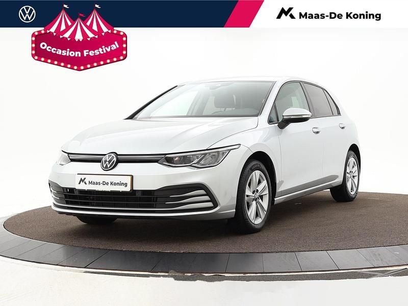 Grijs Gebruikt 2023 VW Golf VIII Life Hatchback | € 24.840 (Goede deal) - Afbeelding 1/4