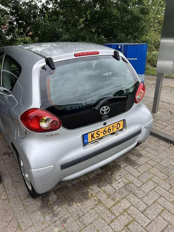 Grijs Gebruikt 2007 Toyota Aygo Hatchback | € 1.200 (Super prijs) - Afbeelding 1/4