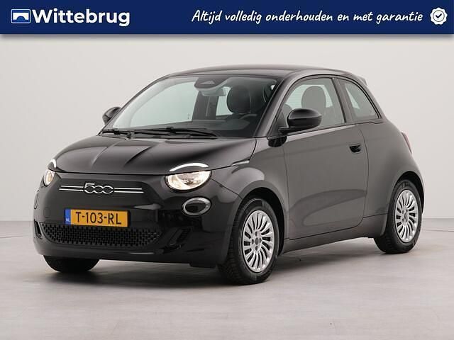 Zwart Gebruikt 2023 Fiat 500e Urban Hatchback | € 19.925 (Eerlijke prijs) - Afbeelding 1/4