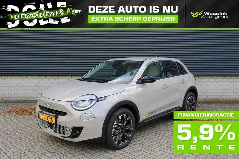 Grijs Nieuw 2025 Fiat 600 La Prima SUV | € 27.444 (Super prijs) - Afbeelding 1/3