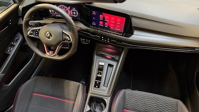 Occasion VW Golf VIII GTI 301 PK (221 kW) 2022 Grijs Hatchback