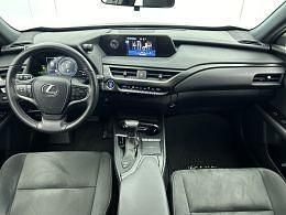 Occasion Lexus UX 300e Business Edition 135 kW (184 PK) 2021 Zwart metallic SUV