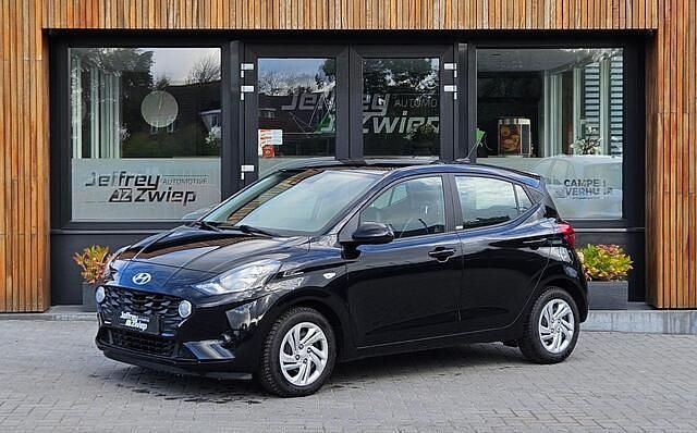 Zwart Gebruikt 2021 Hyundai i10 Comfort Hatchback | € 11.250 (Eerlijke prijs) - Afbeelding 1/4