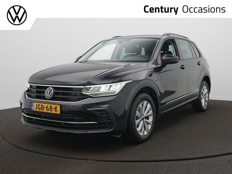 Zwart Gebruikt 2022 VW Tiguan Business+ SUV | € 29.900 (Super prijs) - Afbeelding 1/4