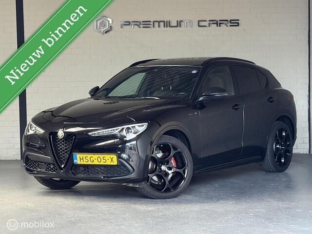 Zwart Gebruikt 2020 Alfa Romeo Stelvio Veloce SUV | € 44.950 (Duur) - Afbeelding 1/4