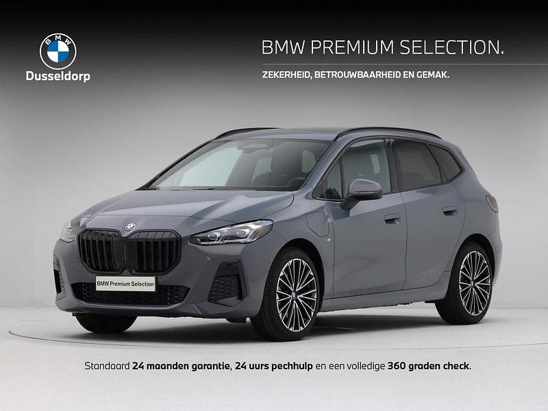 Grijs Gebruikt 2023 BMW 230 M Sport Stationwagen | € 45.900 (Iets duurder) - Afbeelding 1/4