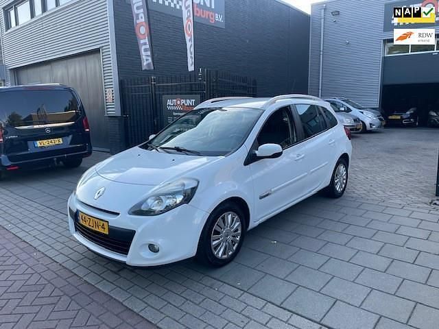 Wit Occasion 2013 Renault Clio GrandTour Collection Stationwagen | € 2.499 - Afbeelding 1/4