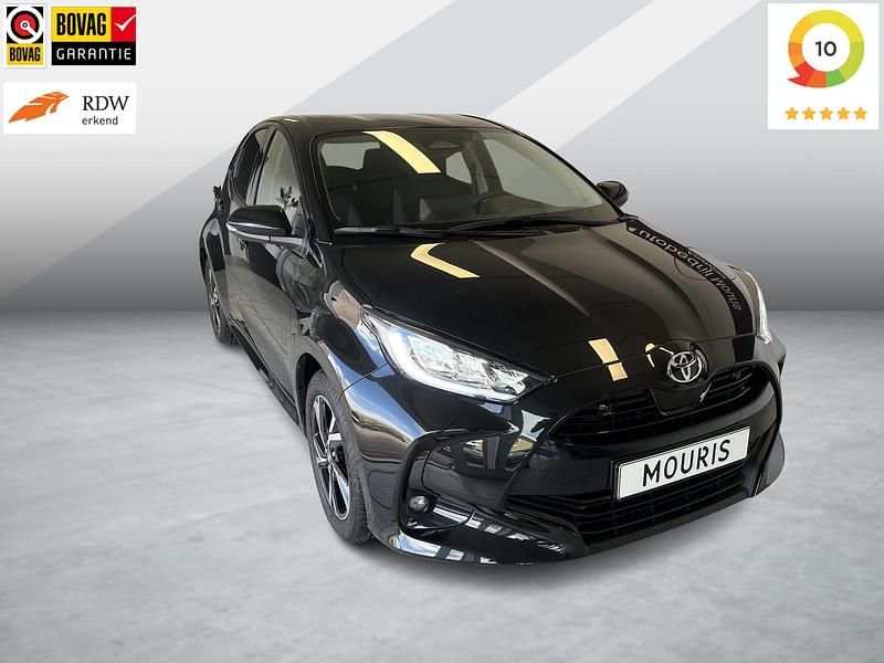 Zwart Nieuw 2025 Toyota Yaris Hybrid Hatchback | € 29.950 (Eerlijke prijs) - Afbeelding 1/4