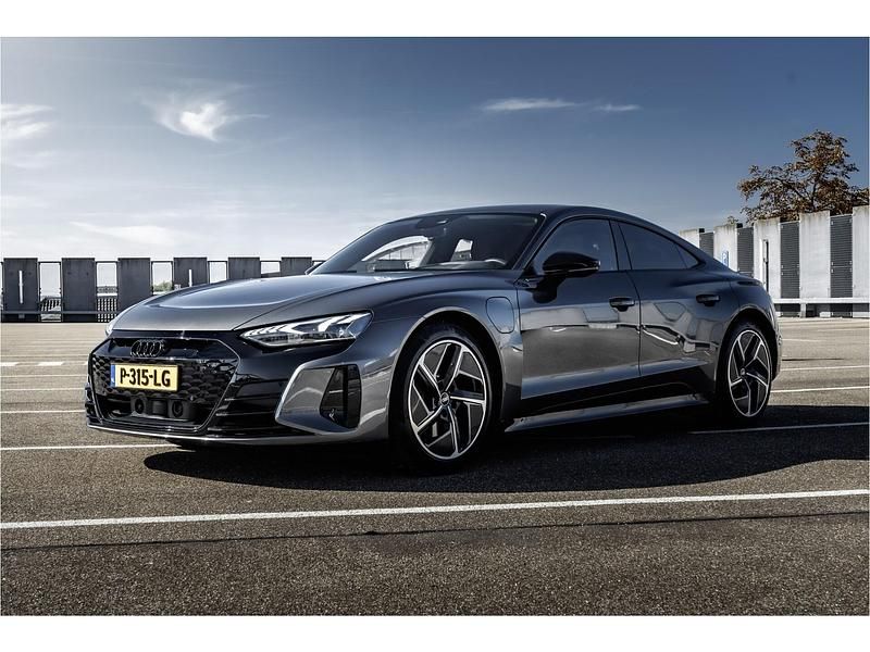 Grijs Gebruikt 2022 Audi e-tron GT quattro Sedan | € 54.950 (Super prijs) - Afbeelding 1/4