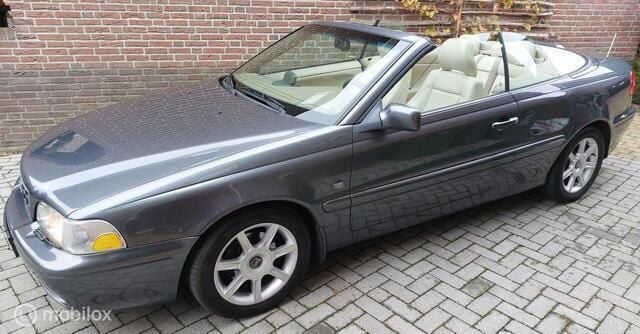 Grijs Gebruikt 2005 Volvo C70 Cabriolet | € 3.899 (Eerlijke prijs) - Afbeelding 1/4