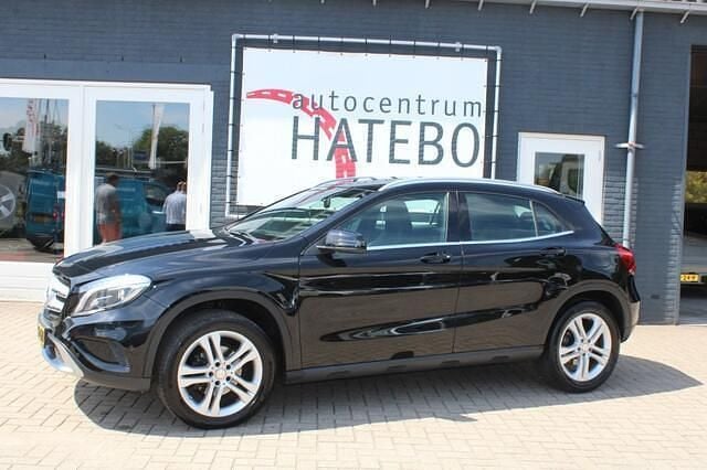 Zwart Gebruikt 2016 Mercedes GLA180 Ambition SUV | € 18.450 (Goede deal) - Afbeelding 1/4
