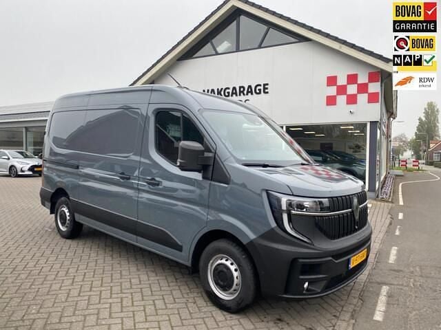 Grijs Gebruikt 2024 Renault Master Van | € 36.950 (Goede deal) - Afbeelding 1/4