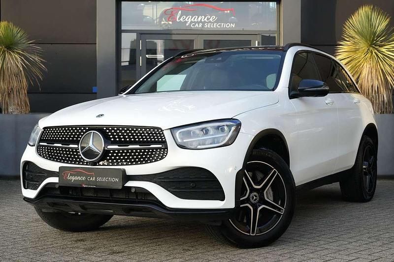 Wit (metallic) Occasion 2022 Mercedes GLC300e Premium Plus SUV | € 39.950 (Eerlijke prijs) - Afbeelding 1/4