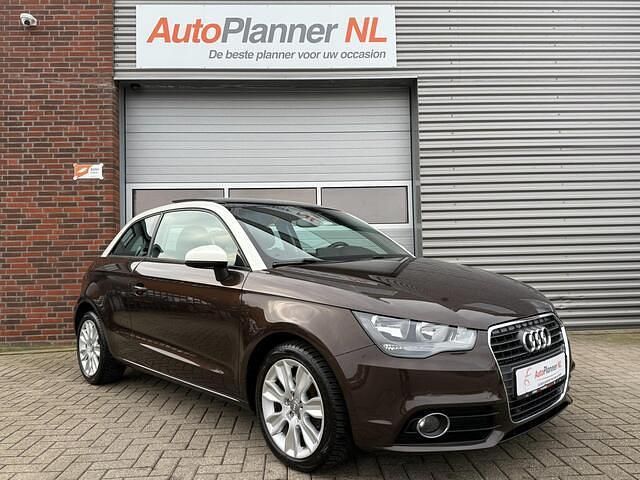 Bruin (metallic) Occasion 2011 Audi A1 Ambition Hatchback | € 9.544 (Eerlijke prijs) - Afbeelding 1/4