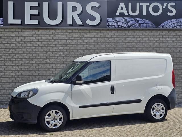 Wit Occasion 2018 Fiat Doblò MPV | € 8.250 (Eerlijke prijs) - Afbeelding 1/4