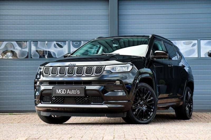 Zwart Gebruikt 2022 Jeep Compass SUV | € 26.950 (Eerlijke prijs) - Afbeelding 1/4