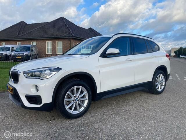 Wit Gebruikt 2018 BMW X1 Executive SUV | € 20.950 (Eerlijke prijs) - Afbeelding 1/4