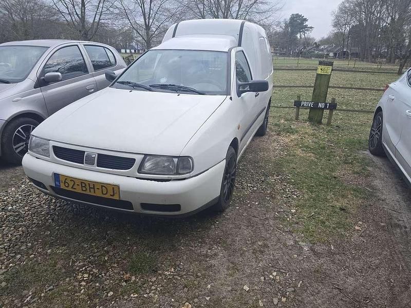 Wit Gebruikt 2003 Seat Inca Van | € 750 - Afbeelding 1/4