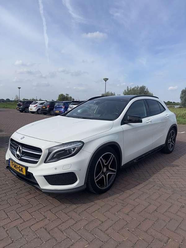 Wit Occasion 2014 Mercedes 200 AMG Stationwagen | € 11.299 (Iets duurder) - Afbeelding 1/4