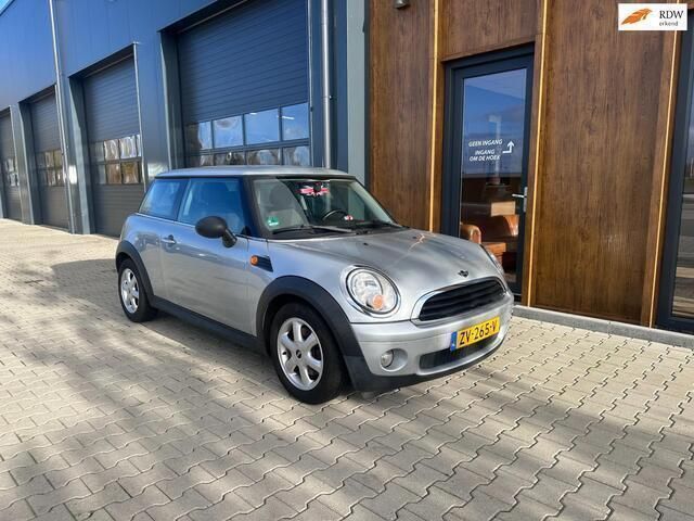 Grijs Gebruikt 2010 Mini ONE Salt Hatchback | € 5.999 (Goede deal) - Afbeelding 1/4