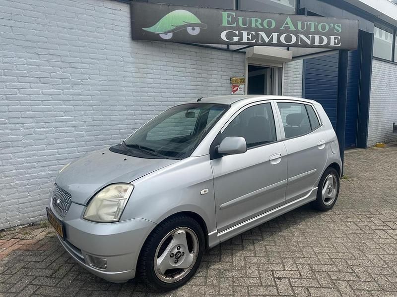 Grijs (metallic) Occasion 2004 Kia Picanto EX Hatchback | € 1.799 (Eerlijke prijs) - Afbeelding 1/4