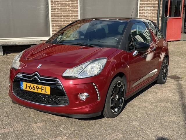 Rood Gebruikt 2012 Citroën DS3 Sport Chic Hatchback | € 6.950 (Iets duurder) - Afbeelding 1/4