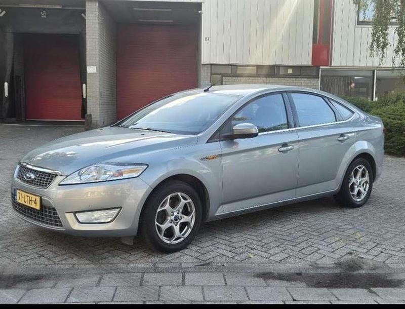 Occasion Ford Mondeo Limited 145 PK (106 kW) 2010 Zilver Hatchback