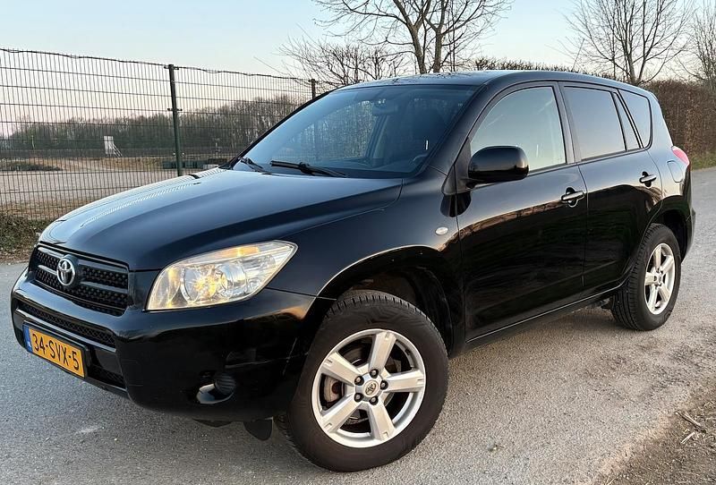 Zwart Gebruikt 2007 Toyota RAV4 Terra SUV | € 7.450 - Afbeelding 1/4