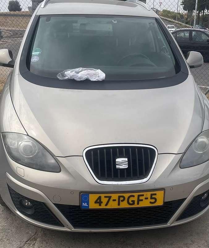 Beige Occasion 2011 Seat Altea XL MPV | € 2.500 (Goede deal) - Afbeelding 1/1
