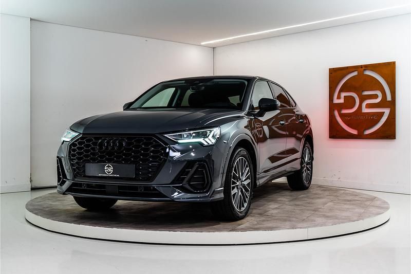 Grijs Gebruikt 2021 Audi Q3 S-Line SUV | € 35.980 - Afbeelding 1/4