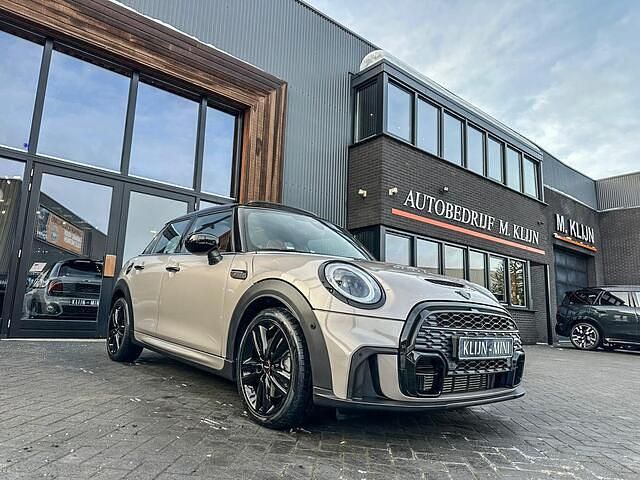 Grijs (metallic) Occasion 2024 Mini John Cooper Works Hatchback | € 37.950 (Eerlijke prijs) - Afbeelding 1/4