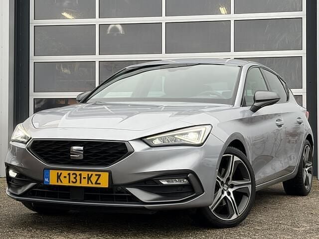 Grijs Occasion 2021 Seat Leon FR Hatchback | € 20.950 (Goede deal) - Afbeelding 1/4