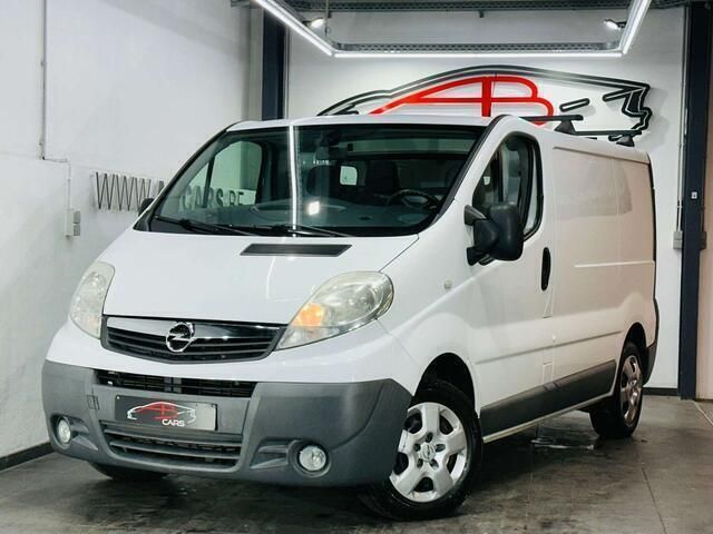 Wit Gebruikt 2014 Opel Vivaro Van | € 11.990 (Duur) - Afbeelding 1/4