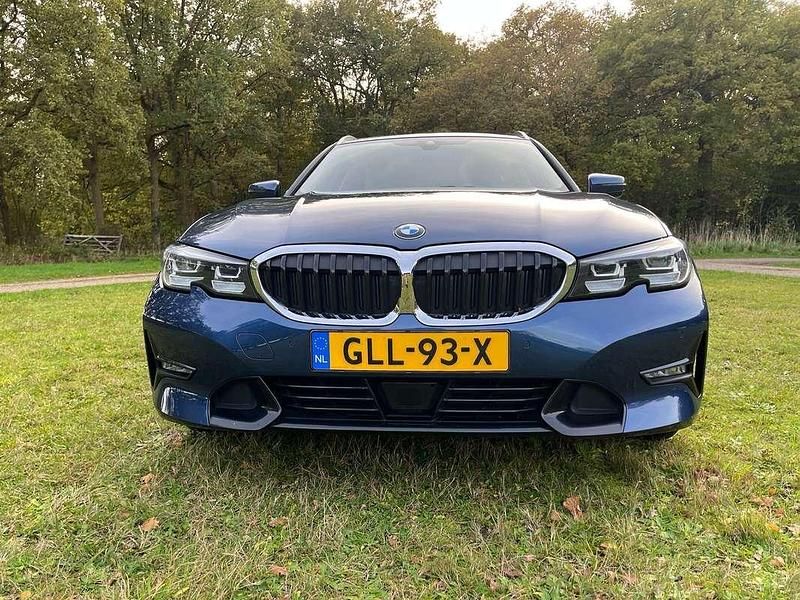 Occasion BMW 330 Executive 184 PK (135 kW) 2021 Blauw Stationwagen