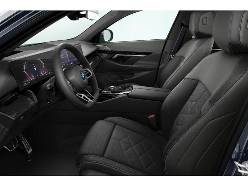 M carbonschwarz Gebruikt 2024 BMW 550e Comfort Edition Sedan | € 84.900 (Duur) - Afbeelding 1/1