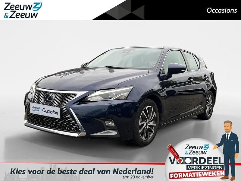 (8x5) Gebruikt 2020 Lexus CT200h Business Edition Hatchback | € 21.940 (Iets duurder) - Afbeelding 1/4