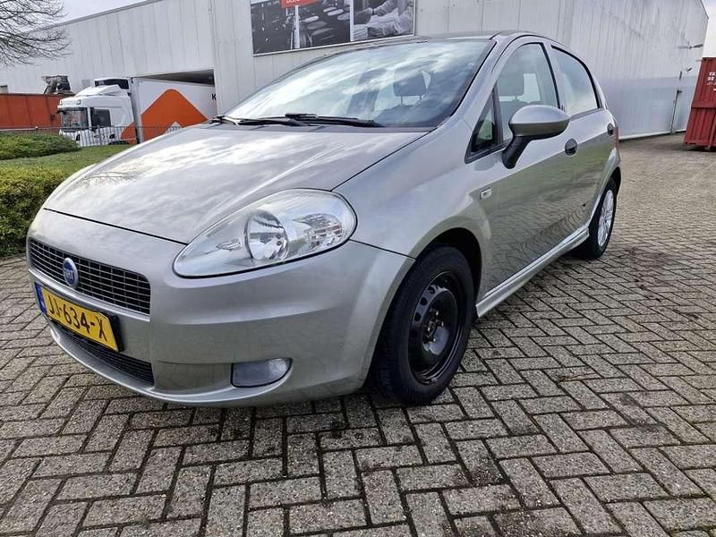 Grijs Occasion 2007 Fiat Grande Punto Active Hatchback | € 995 (Super prijs) - Afbeelding 1/4