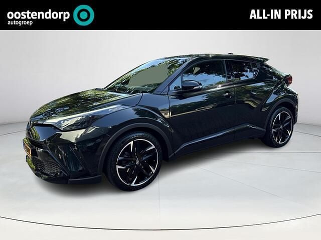 Zwart Gebruikt 2023 Toyota C-HR Sport SUV | € 29.949 (Eerlijke prijs) - Afbeelding 1/4
