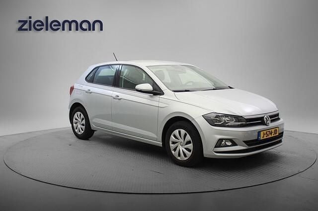Grijs Gebruikt 2020 VW Polo Comfortline Hatchback | € 12.344 (Goede deal) - Afbeelding 1/4