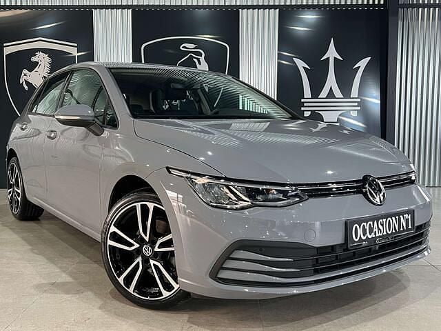 Grijs Gebruikt 2022 VW Golf Sedan | € 24.900 (Eerlijke prijs) - Afbeelding 1/4