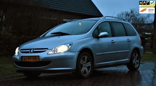 Grijs Gebruikt 2004 Peugeot 307 Stationwagen | € 1.750 (Iets duurder) - Afbeelding 1/4