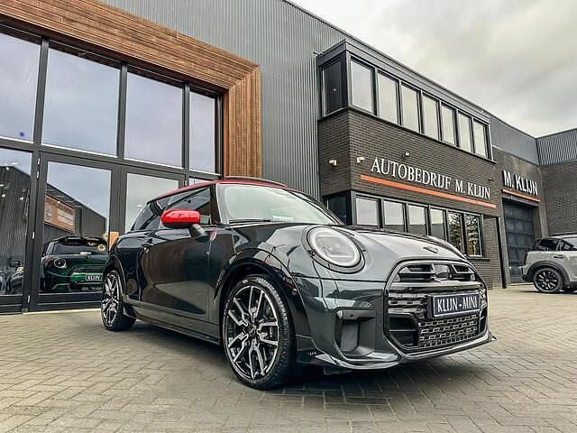 Grijs Gebruikt 2024 Mini John Cooper Works Hatchback | € 41.950 (Duur) - Afbeelding 1/4