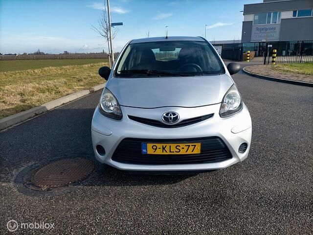 Occasion Toyota Aygo 68 PK (50 kW) 2013 Grijs Hatchback