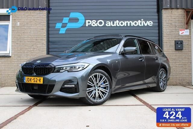Grijs Gebruikt 2021 BMW 330 M Sport Stationwagen | € 31.995 (Goede deal) - Afbeelding 1/4