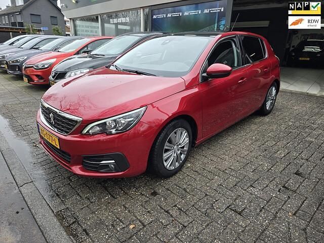 Occasion Peugeot 308 Allure 131 PK (96 kW) 2018 Rood (metallic) Hatchback