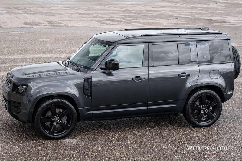Grijs, metallic lak Gebruikt 2021 Land Rover Defender Carpathian Edition SUV | € 79.950 - Afbeelding 1/4