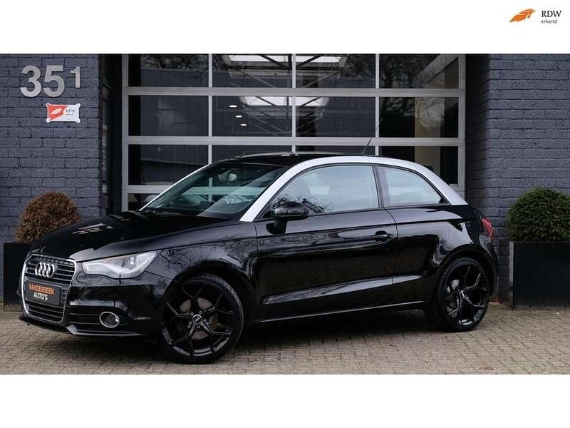 Zwart (metallic) Gebruikt 2010 Audi A1 Ambition Hatchback | € 9.995 (Eerlijke prijs) - Afbeelding 1/4