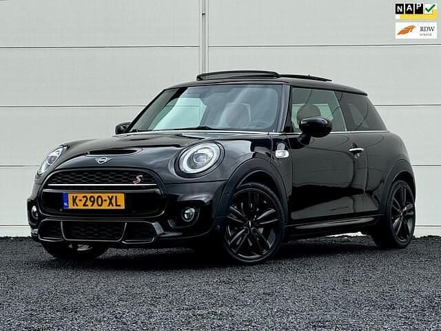 Zwart Gebruikt 2021 Mini Cooper S Hatchback | € 24.945 (Goede deal) - Afbeelding 1/4