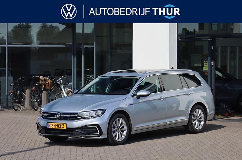 Zilver Occasion 2023 VW Passat Business Stationwagen | € 33.950 (Eerlijke prijs) - Afbeelding 1/4
