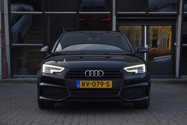 Occasion Audi A4 Black Edition 190 PK (139 kW) 2018 Zwart (metallic) Stationwagen
